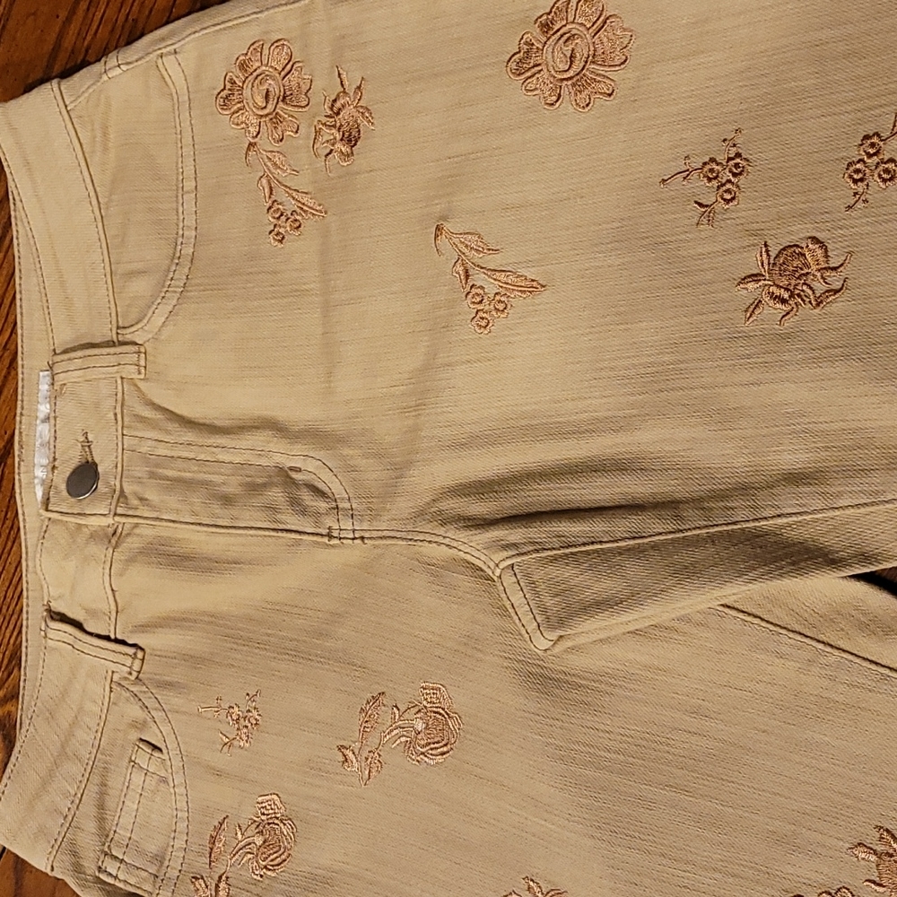 Boston Proper Jeans,  size 2, beige with pink embroidery scattered flowers - Picture 2 of 10